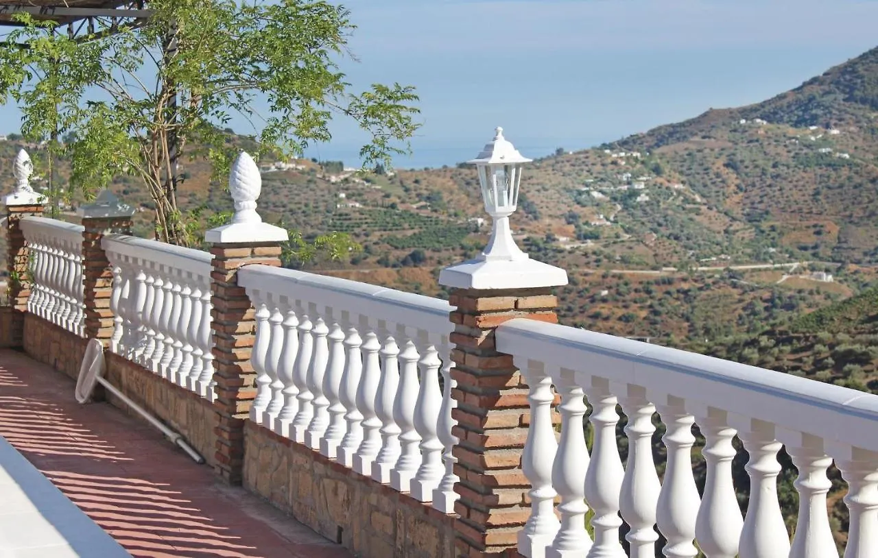 4 Bedroom Amazing Home In Corumbela Spain